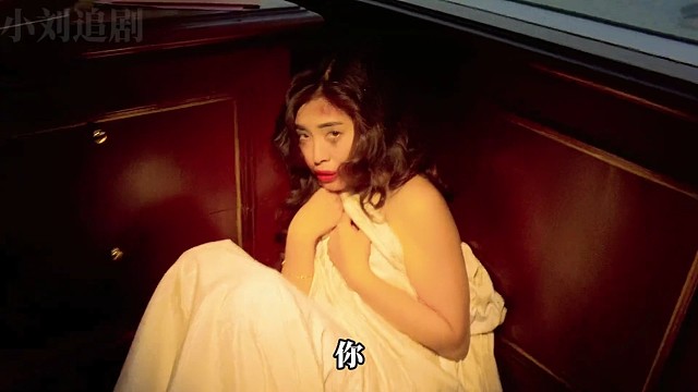 一次还不过瘾，还拍照逼迫女人。
