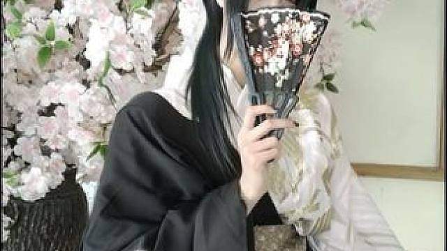 一回眸 他抚扇