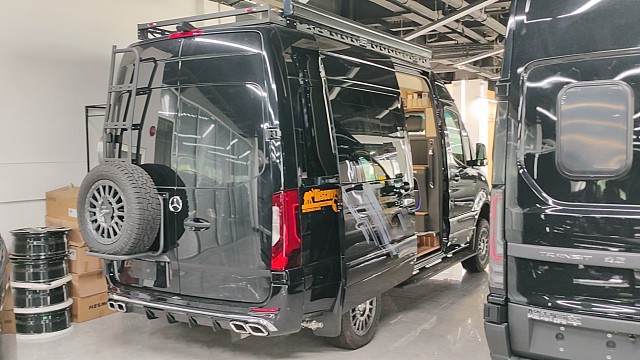 奔驰进口斯宾特丨3.0T柴油，四驱，多功能豪华商旅定制版房车，接受私人订制[胜利]