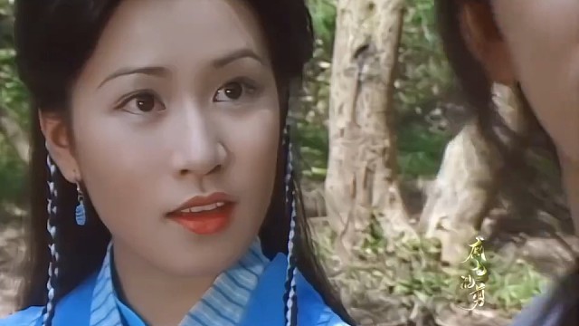 当初因为男主的一句话，导演就让两个女主互换了角色