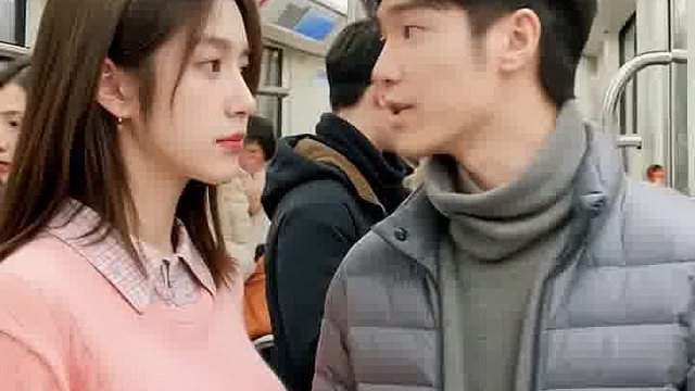 “这地铁也太晃了吧”