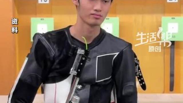 果然0人忘记这个名场面9月29日，山东曲阜，李越宏为盛李豪亚运表现点赞：“展现了我们中国射击队的气质，如果把羽毛球再练一练就更好了。”