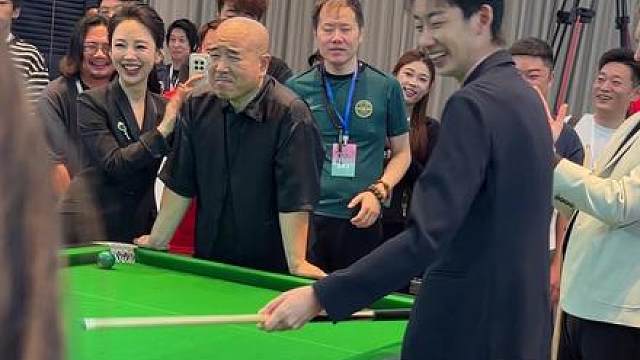不愧是冠军 这球打的太漂亮了
