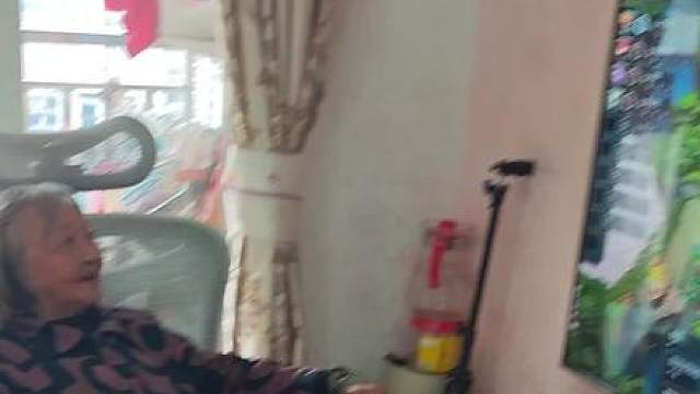 外婆和奶奶和煤球严选云顶导师噶的来