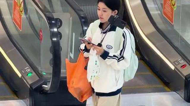 798干饭第一人森森酱，颜值与饭量双在线