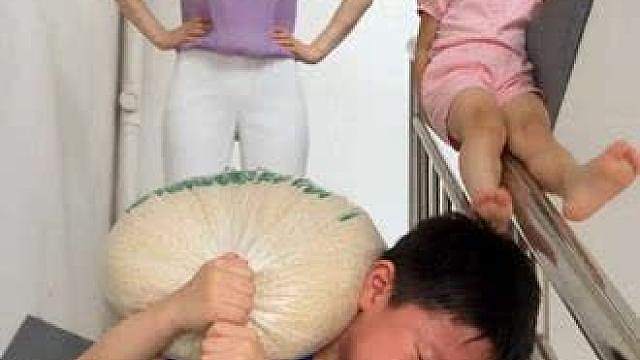 男人要吃苦，才能开路虎，看哥哥干活笑S了