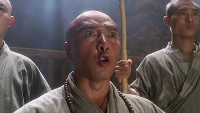 最气人的就是这种护短长辈！徒弟先玩阴招，他反倒要出手废了对方武功。