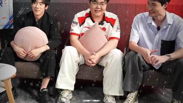 “没人打TheShy压力是不大的”369谈训练赛打IG