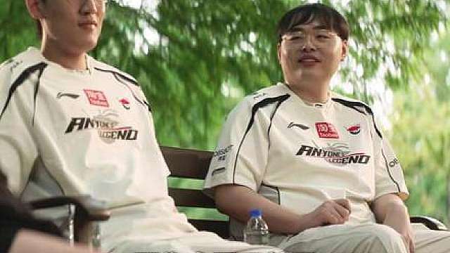 AL：目标肯定不是拿到一个冠军就结束 不是看到希望才坚持，而是坚持才能看到希望。
结局很重要，但在这场征程中，坚持本身已是意义。