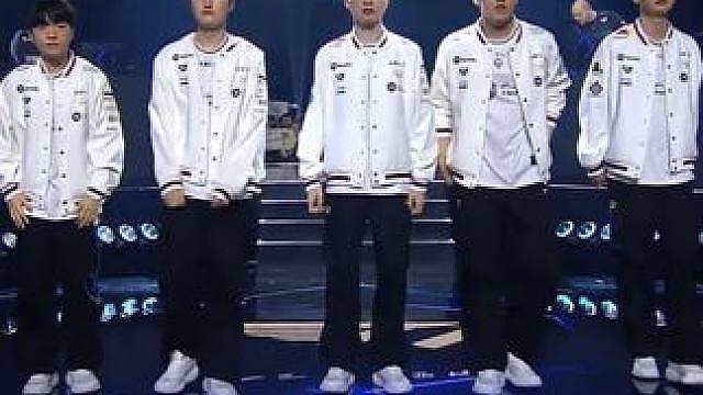 T1战胜MKOI晋级八强淘汰赛