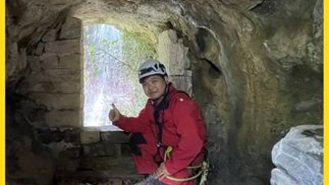四川大山深处发现的神秘悬崖石窟，当地人说的太过于神奇#户外阿志 #内容启发搜索