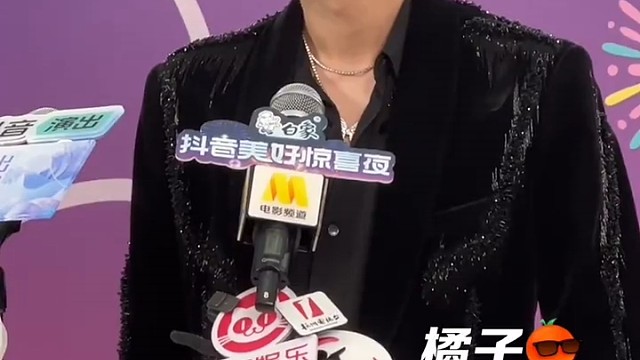 谢谢我的老公每时每刻都想着我们小炭火我们小炭火一直在。