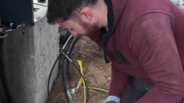 电缆配电箱的电缆安装固定。 #高性能实用工具 #电缆配电柜 #结实耐用 #施工工艺 #工艺制作