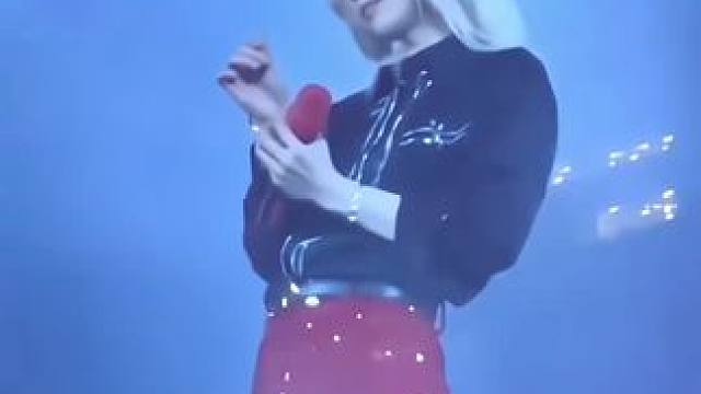 蛙趣这造型竟然是内娱的！！#华晨宇 #演唱会 #造型 #颜值 #向全世界安利