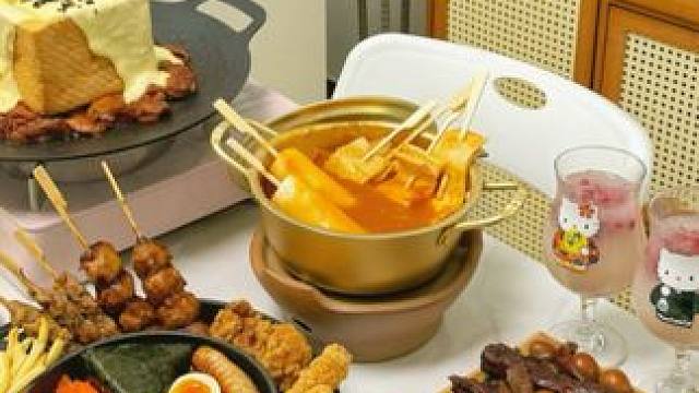 周一一定要来顿这样的宵夜！别提多舒服了！ 安排了家庭版马克定食～快乐炸鸡和串串配上火鸡面绝了！#宵夜