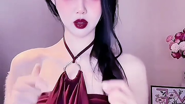 作品声明:本视频由ai模拟合成生成      #ai变装视频 #上传一张照片就能免费制作唱歌视频 #