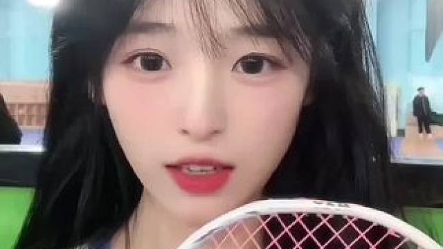 和我打球吗 我捡球贼快 #甜妹 #羽毛球  #羽球人