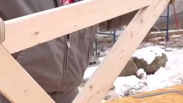 迷你tr架支撑创造一个窗下结构。 #制作过程 #台下支撑架 #结实耐用 #施工工艺