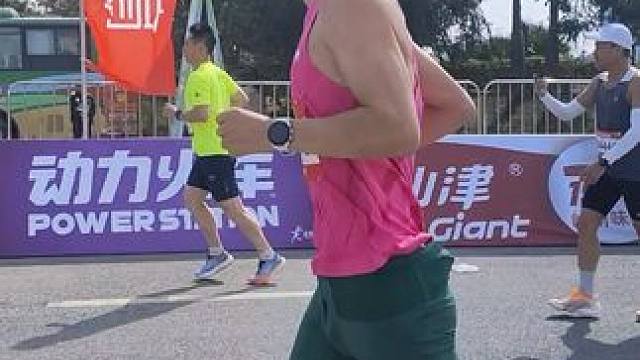 帅哥冲刺瞬间，感受一下冲刺的快乐 #马拉松 #突破自我 #锻炼身体增强体质
