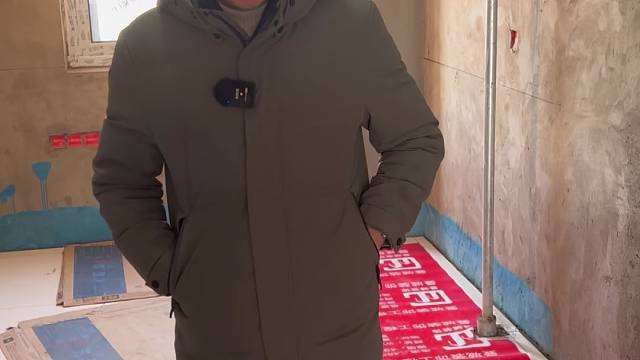 巡检工地，偶遇15年前在曼城做过泥工的老师傅。手艺还是当初的手艺，没话说！ #上海装修公司口碑很重要