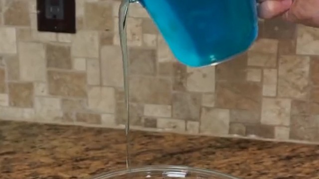 为什么"水"会自己流出来？用这个原理可以制造永动机吗？