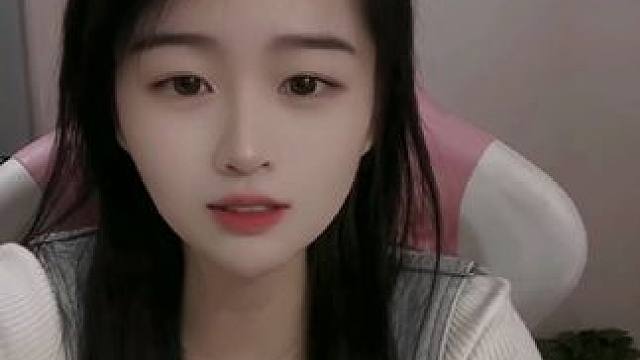 #冬天怎能少了搭子 @青岛啤酒 #笑容最治愈的女孩 #清纯甜美 #甜系女孩已上线