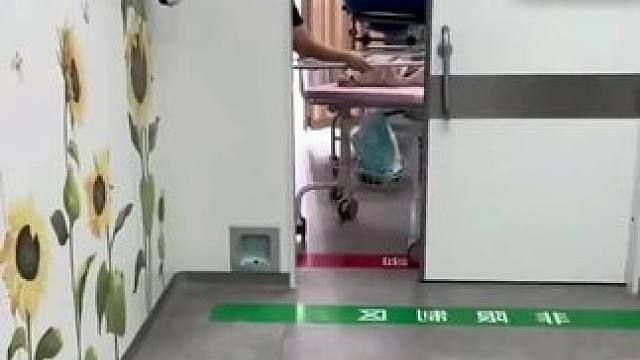 还记得第一次当爸爸的时候吗#宝宝 #第一次当爸爸#初生婴儿#奶爸和宝宝暖心场面盘点