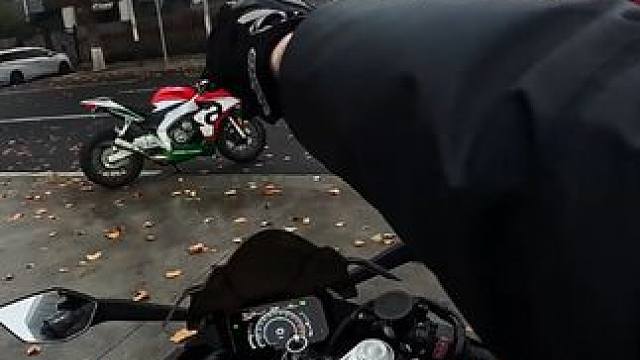 还在沉迷游戏吗 告诉你们一件比打游戏更爽的事 #机车 #带着影石骑摩托