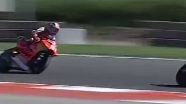 日常摔车#moto救车摔车 #滑胎过弯 #motogp #机车压弯 #摩托车比赛