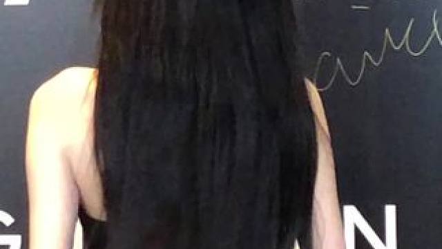 我看见 这落雪 化成了一片海