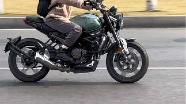 天气好 兄弟们都出来溜车了 太帅咯 这期有没有你喜欢的车型吗
#机车 #摩托车 #女骑 #机车摄影 