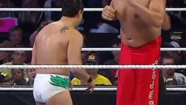 卡里将德里奥拍下擂台，德里奥冷静出手放出地面锁