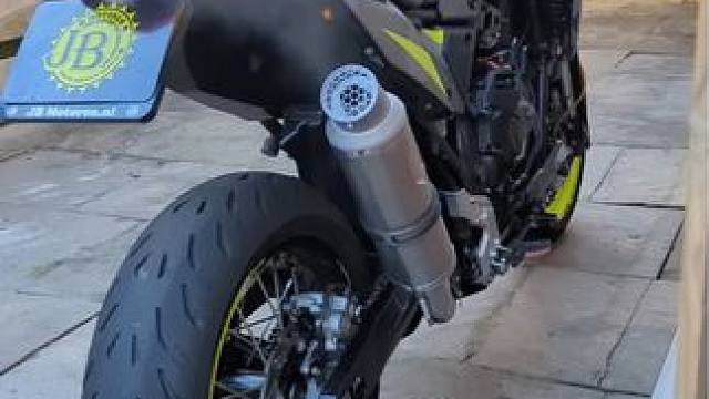 #雅马哈t700 #摩托车改装 #爱机车爱生活 #改装升级 #男人的玩具 滑胎版也很帅 这配色绝了