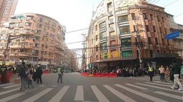 这样的回头率，你爱了么？#机车 #繁花 #黄河路 #宝马s1000rr #回头率