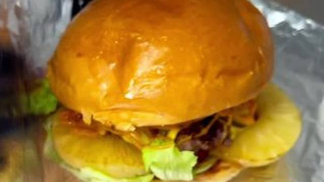 滋啦啦滋啦啦#美式汉堡 #汉堡店 #汉堡 #鲅鱼圈 #麦堡记手工汉堡