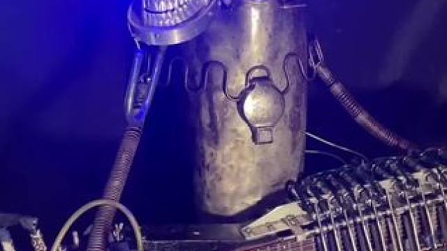 这个油箱成精了 #机车 #牛人自制 #机械的魅力 #重金属