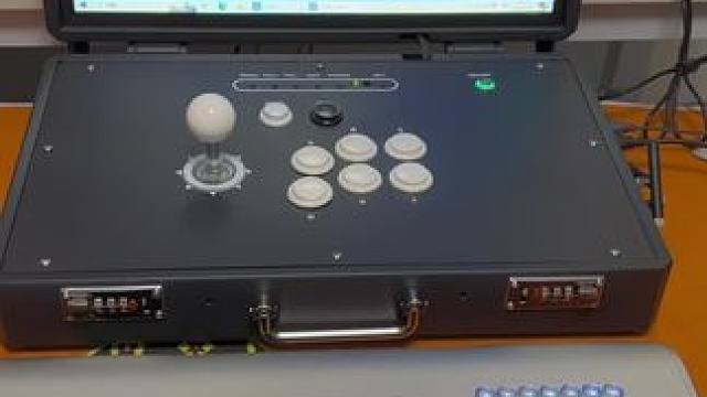 战神摇杆这么容易坏吗？不会吧？#拳皇97 #三和摇杆 #战神摇杆