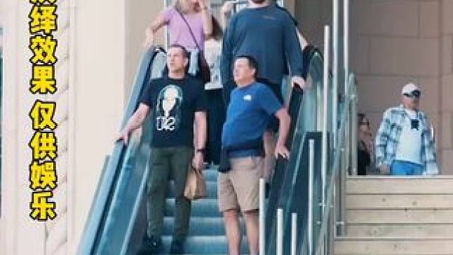 #国外视频分享 #老外真会玩 #实在憋不住就笑出来吧 #街头整蛊 #每日一笑