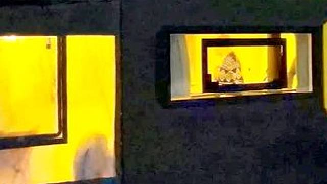 这才是真资格土豪夫妻，开着辆超大旅行房车，冰湖上享受极致奢华 #床车旅行 #房车旅行日记