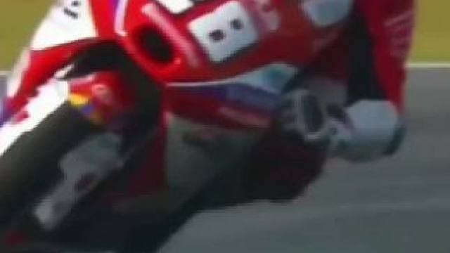 GP车手是如何极限救车的，#moto救车摔车 #日常摔车 #机车事故 #每个男人都有一个机车梦 #危