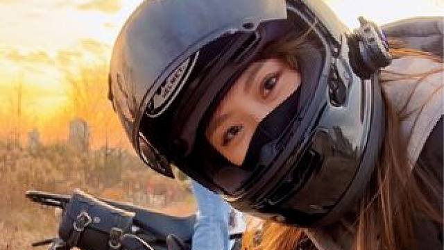小土豆的快乐！#骑车看风景 #日常溜车 #女骑 #夕阳