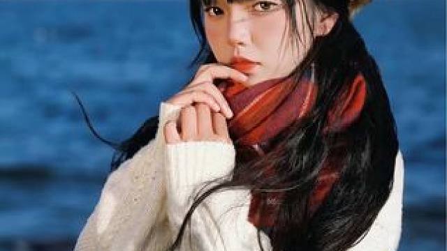 风和刘海肆意的交谈 
#摄影 #氛围感 #星耀华夏年味纪  #2024第一张照片 #这样拍也太有氛围