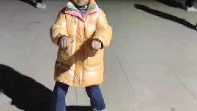 #爱跳舞的小姑娘又来了 #舞台无处不在 #我家的小公主闪亮登场啦