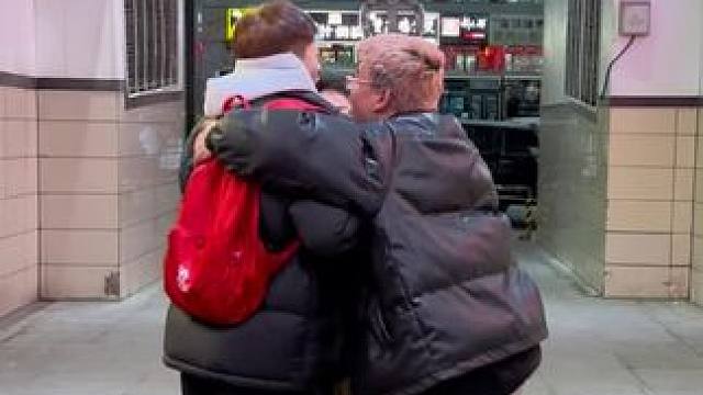 见到兄弟要这么打招呼