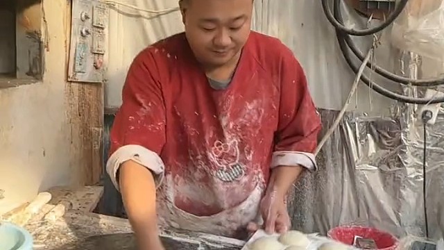 他做的比我擀的都薄厚均匀又丝滑