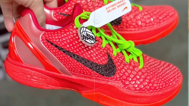 科比6代反转青蜂侠 Reverse Grinch 细节品鉴 从配置单到外观 从脚型适配到实战体验