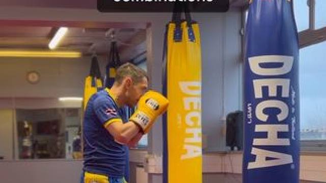 五种（泰拳/踢拳）换位击打组合： 换位进攻，原本是泰拳中左扫踢的常用进攻方式，高水平拳手举一反三，用