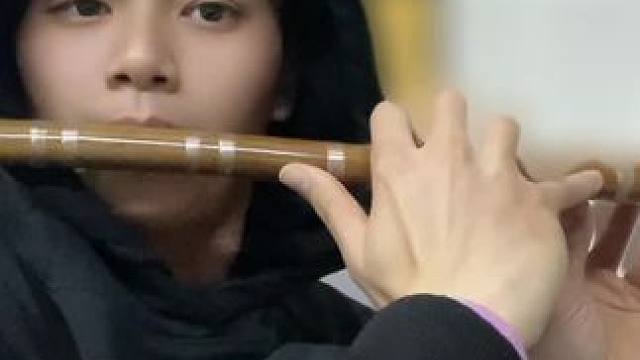 这辈子吐的气都没有今天吐的多，终于把前两句吹出来了#笛子#荒 #我曾爱过一个人 #大学生#易竑帆