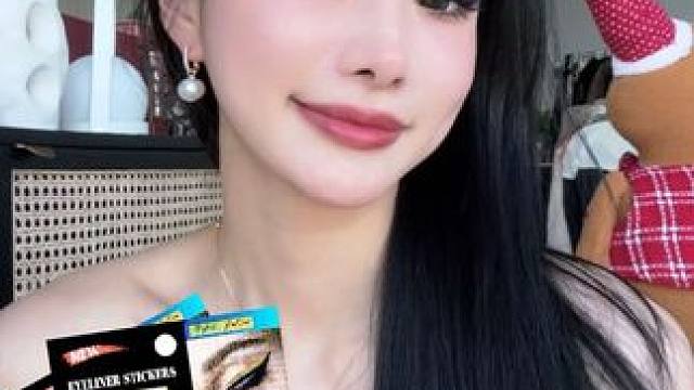 男朋友说 眼影贴请焊在脸上。。
#电动粉扑 #眼影贴