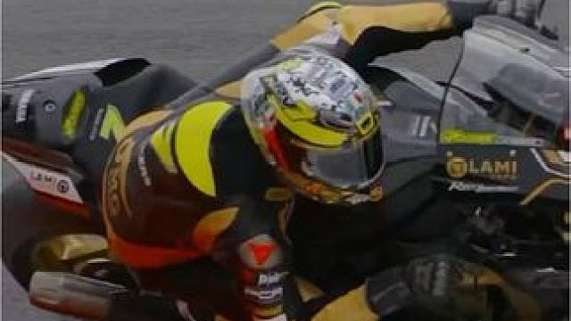 赛道起飞#摩托车比赛 #专业动作请勿模仿 #雅马哈